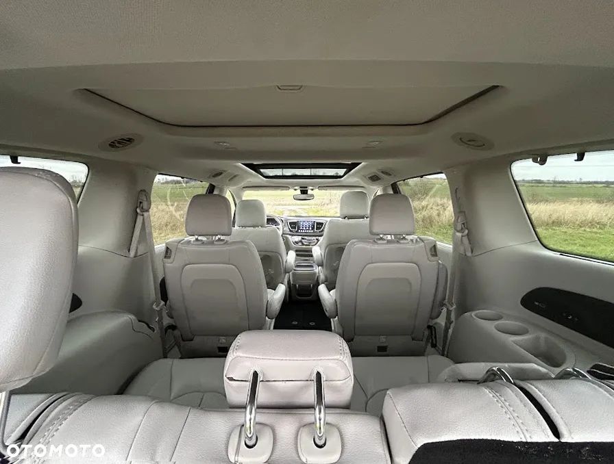 Chrysler Pacifica - 33