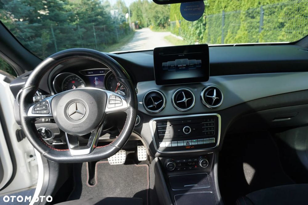 Mercedes-Benz GLA 220 4-Matic AMG Line - 25