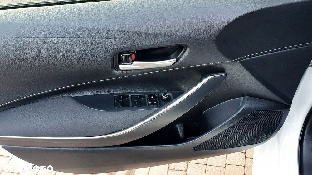 Toyota Corolla 1.8 Hybrid Comfort - 36