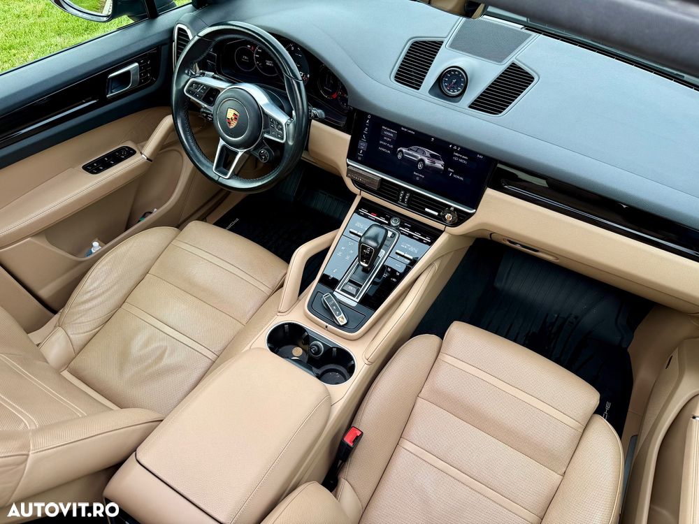 Porsche Cayenne - 18