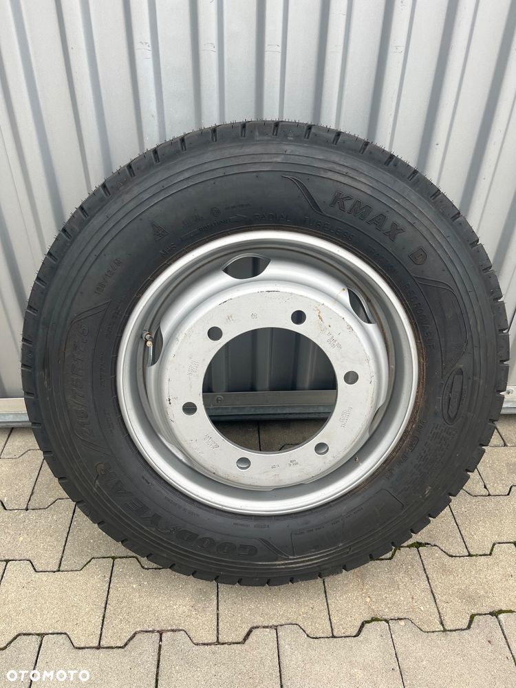 NOWE koło opona Goodyear KMAX D 215/75R 17.5 - 1