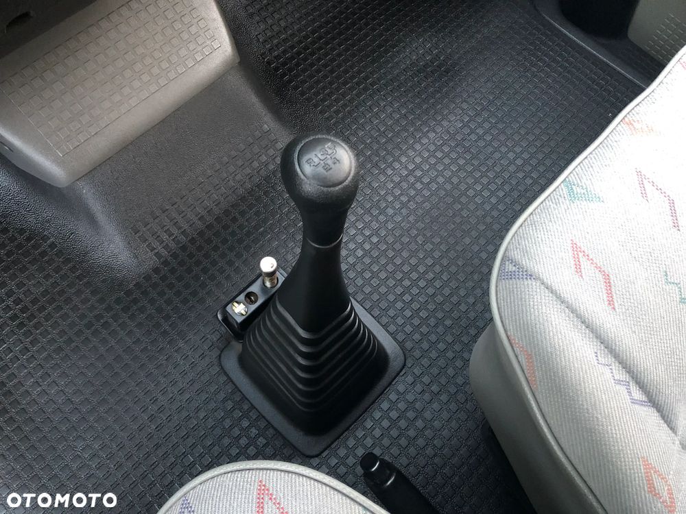 Volkswagen Transporter Mixt - 32