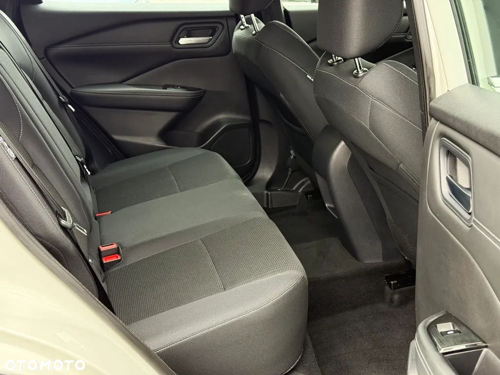 Nissan Qashqai 1.3 DIG-T N-CONNECTA - 36