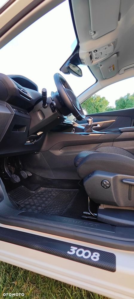 Peugeot 3008 1.2 PureTech Allure S&S - 14