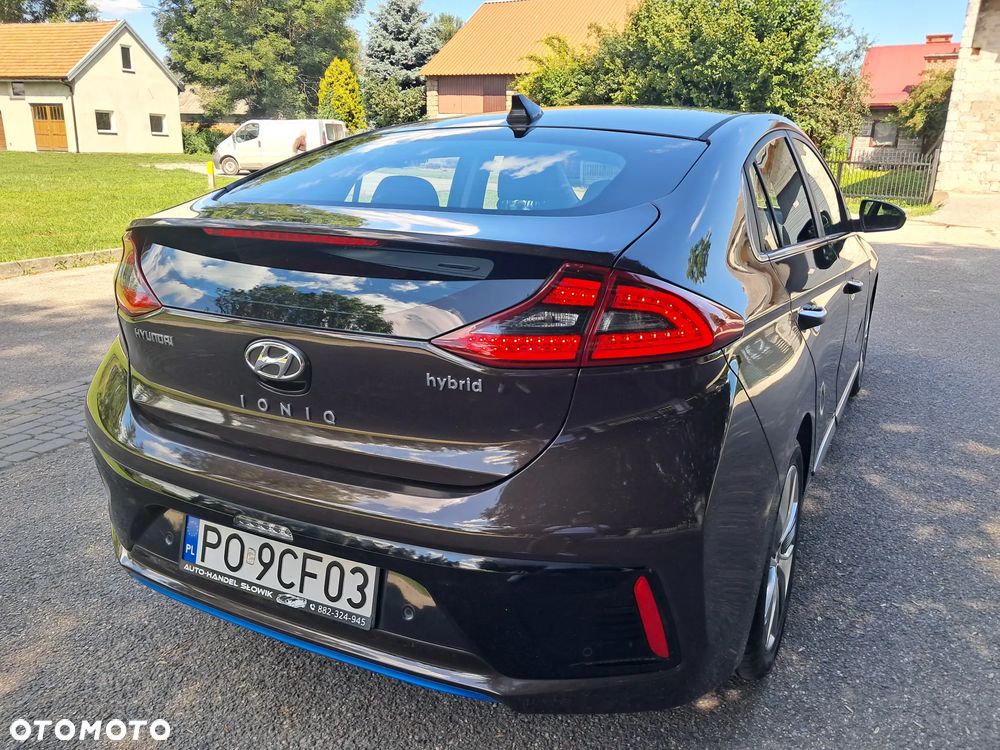 Hyundai IONIQ Hybrid Premium - 23