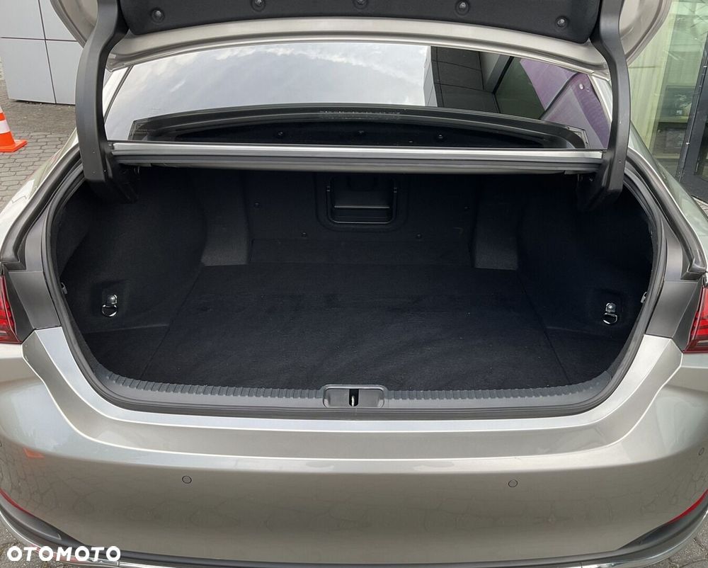 Lexus ES 300h Business Edition - 15