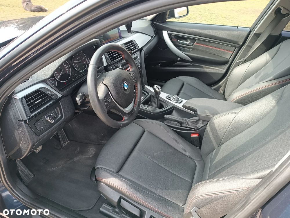 BMW Seria 3 320d Efficient Dynamics Sport Line EU6 - 10