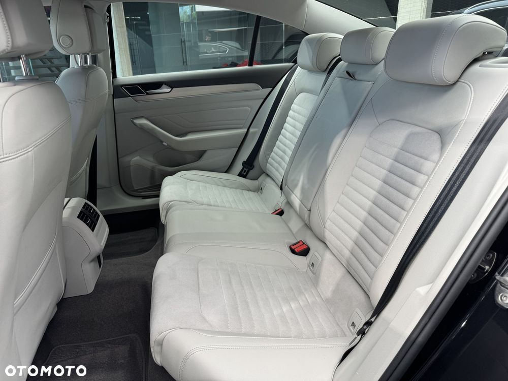 Volkswagen Passat 2.0 TSI Elegance DSG - 15