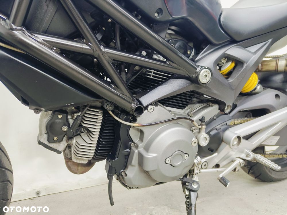 Ducati Monster - 22