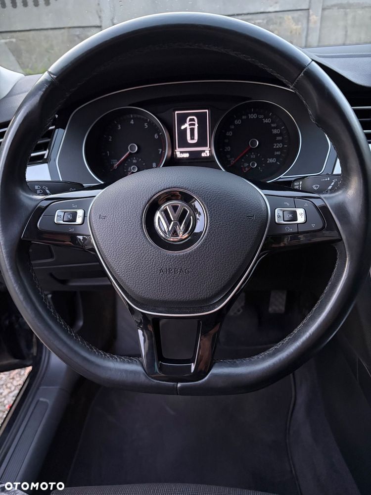 Volkswagen Passat 1.4 TSI BMT Comfortline - 16