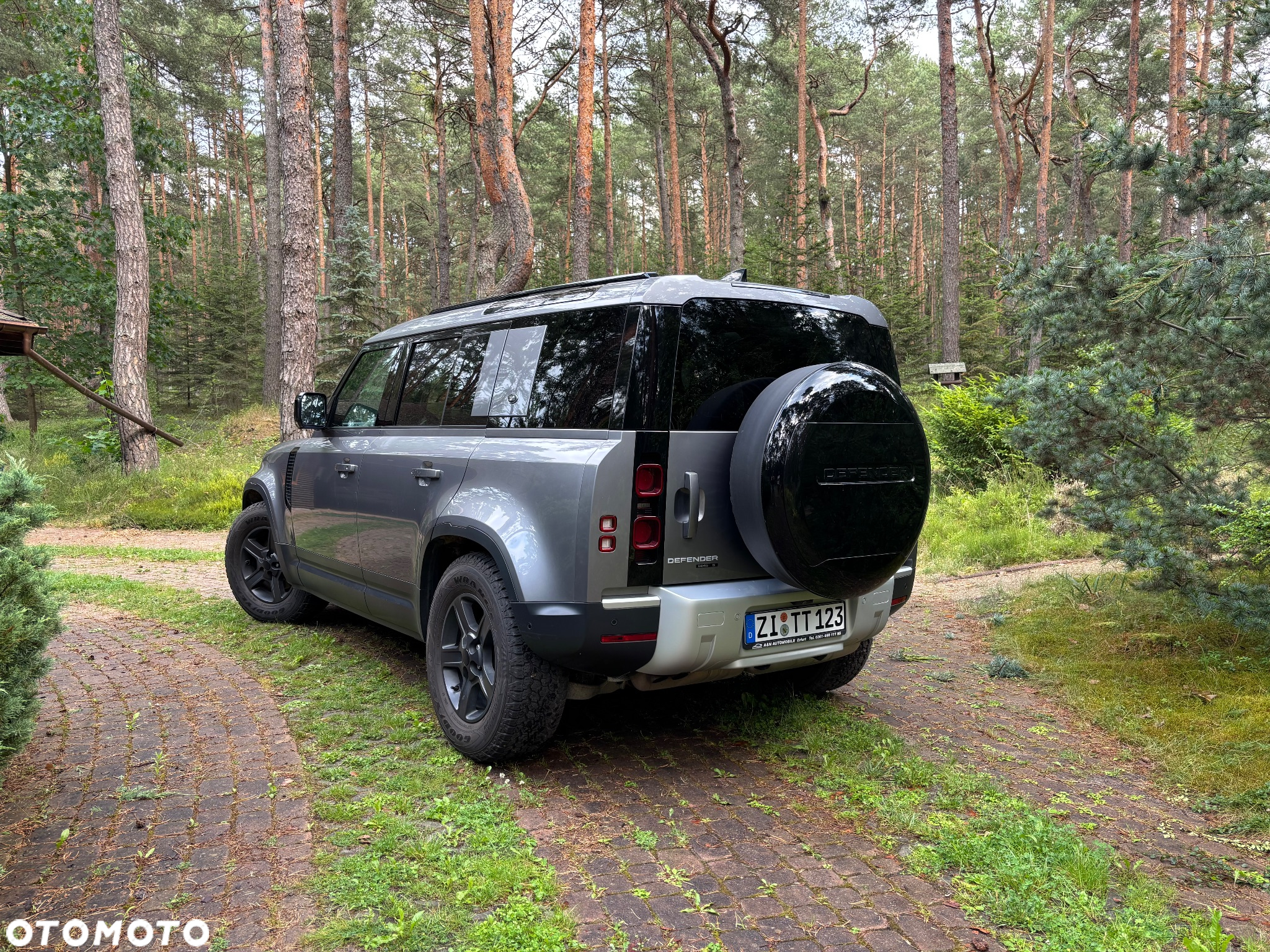 Land Rover Defender 110 2.0 D240 S - 6