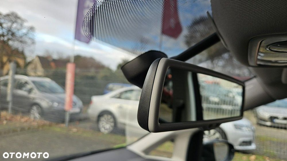 Volkswagen Touran 1.6 TDI DPF DSG Cup - 31