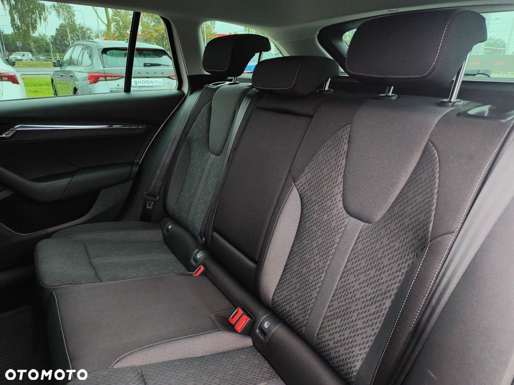 Skoda Octavia 2.0 TDI Style DSG - 25