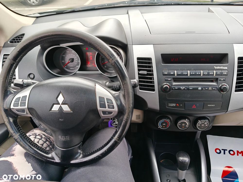 Mitsubishi Outlander 2.4 4WD CVT Intense - 20