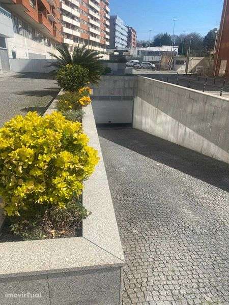 Arrenda-se 1 Lugar de Garagem – Bessa, Porto - Grande imagem: 2/11