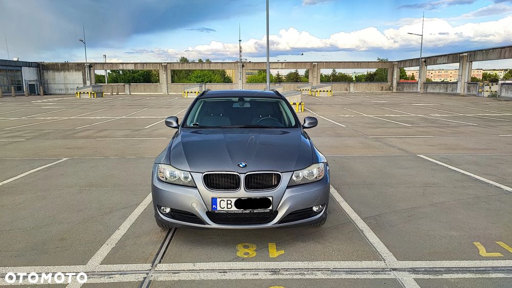 BMW Seria 3 318i - 13