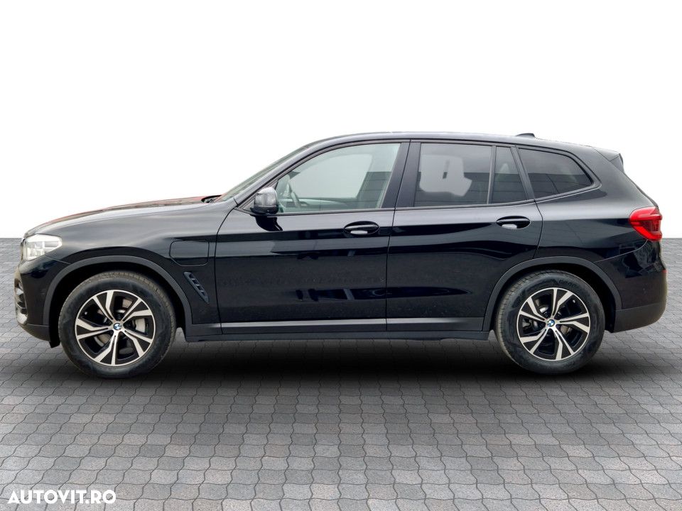 BMW X3 xDrive30e AT PHEV - 3