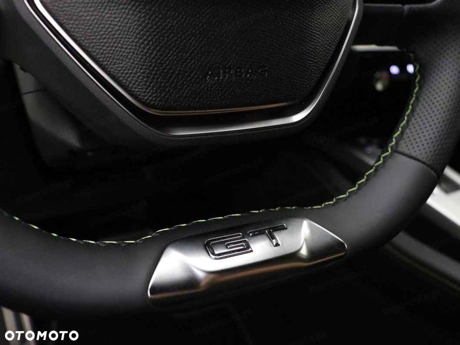 Peugeot 408 - 11
