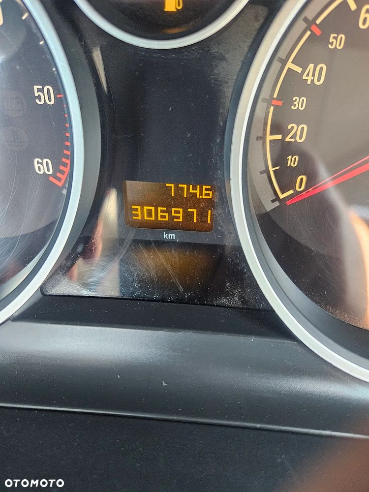 Opel Zafira 1.9 CDTI - 12