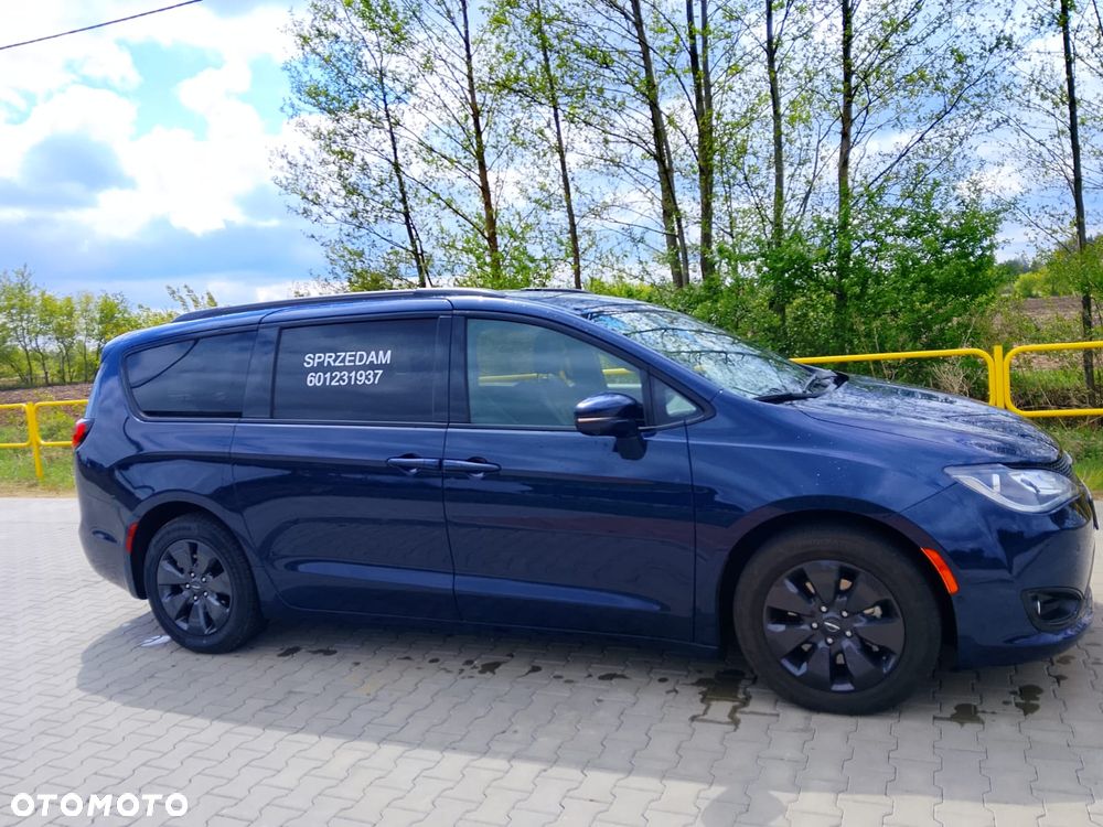 Chrysler Pacifica - 10