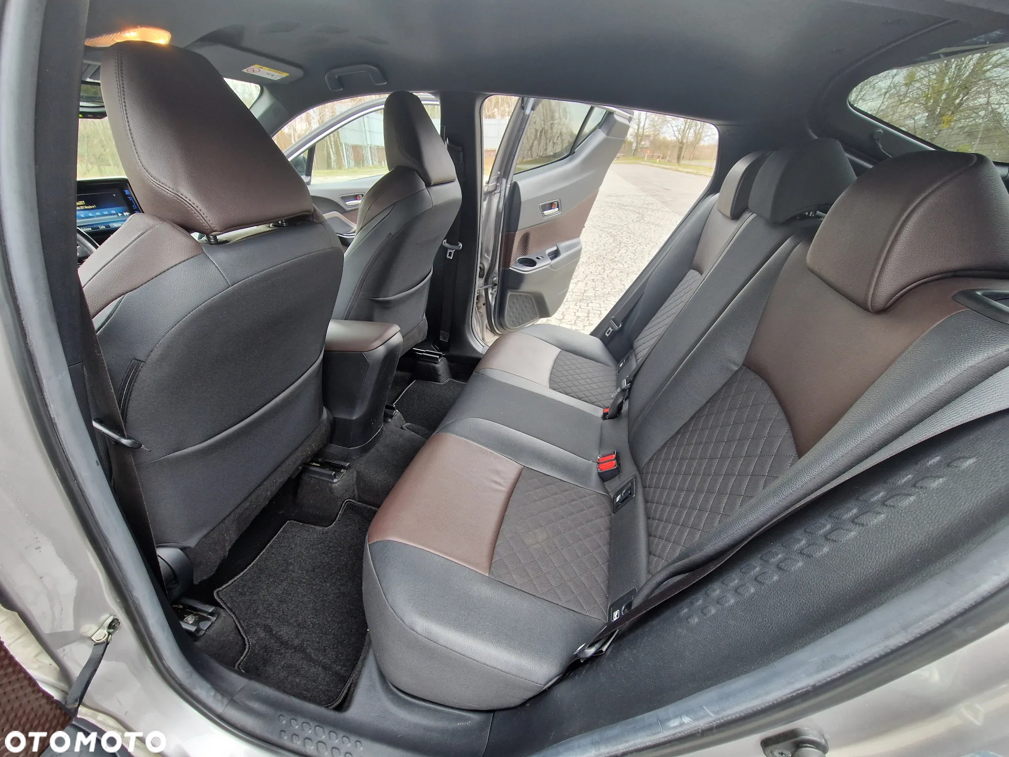Toyota C-HR 1.2 T Prestige - 37