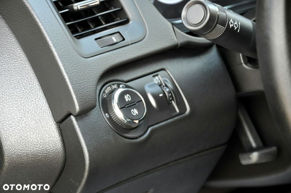 Opel Insignia - 36