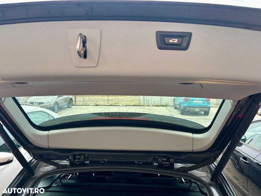 BMW Seria 3 318i Aut. Sport Line - 11