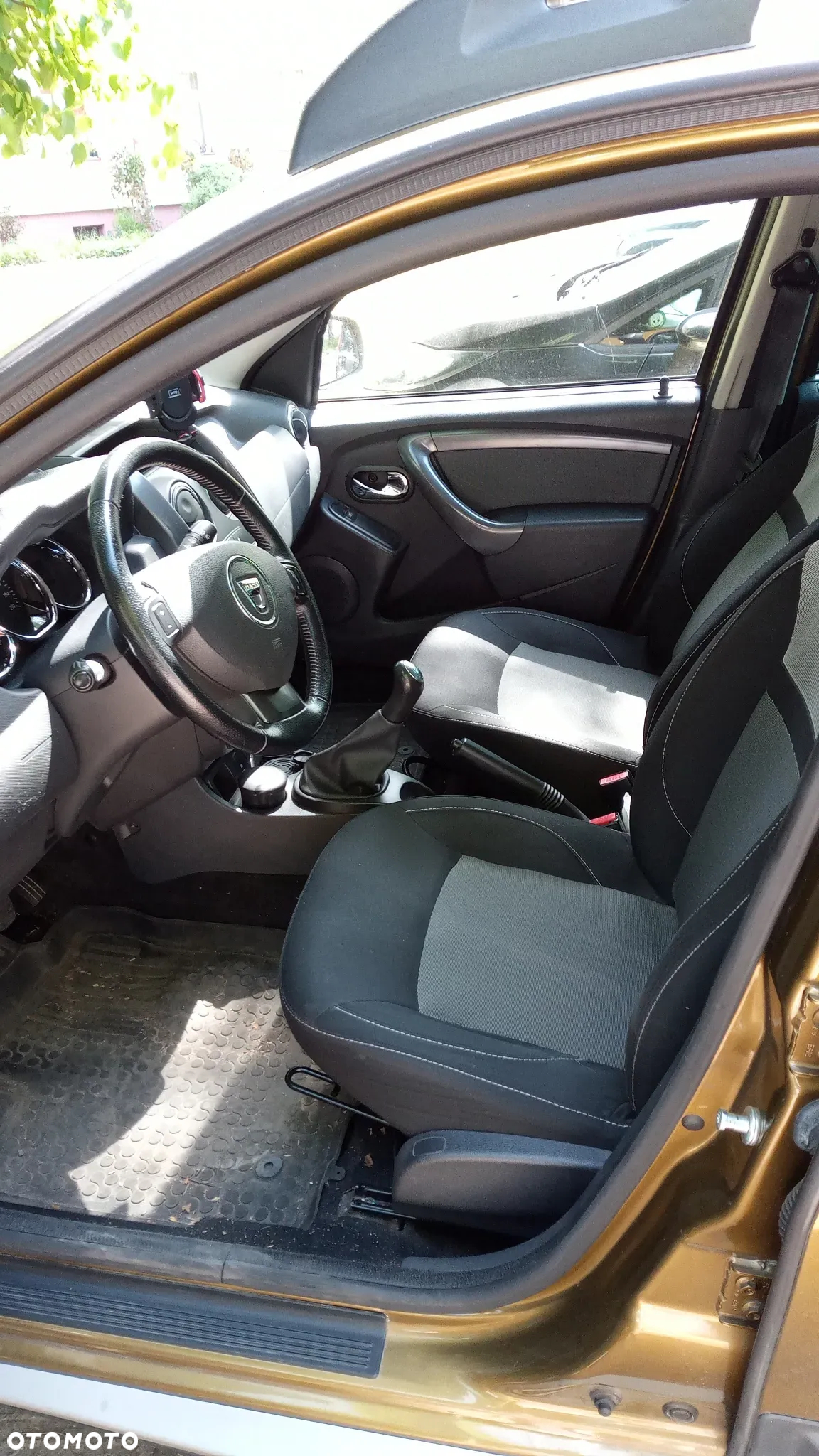 Dacia Duster 1.6 SCe Urban Explorer S&S - 11