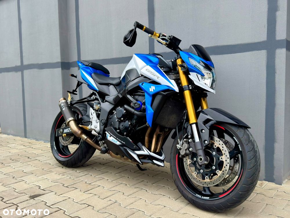 Suzuki GSR - 1