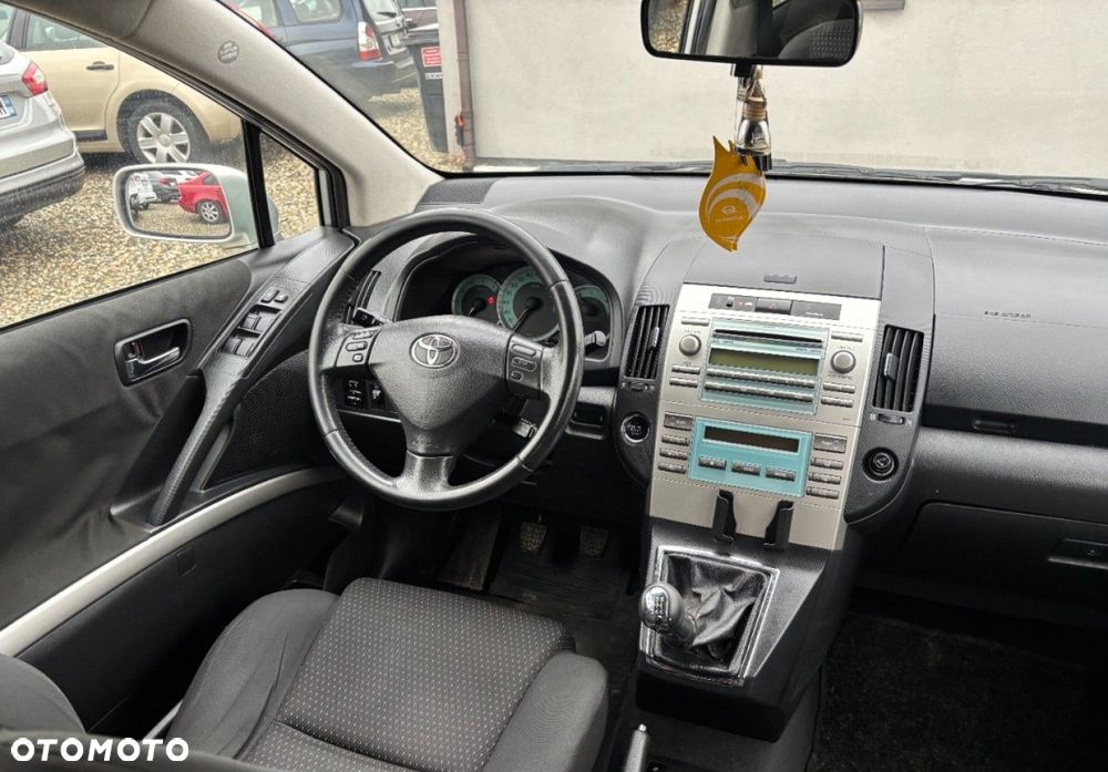 Toyota Corolla Verso - 17