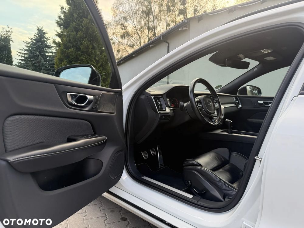 Volvo V60 D4 R-Design - 7