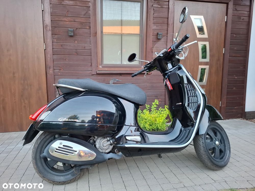 Piaggio Vespa - 1