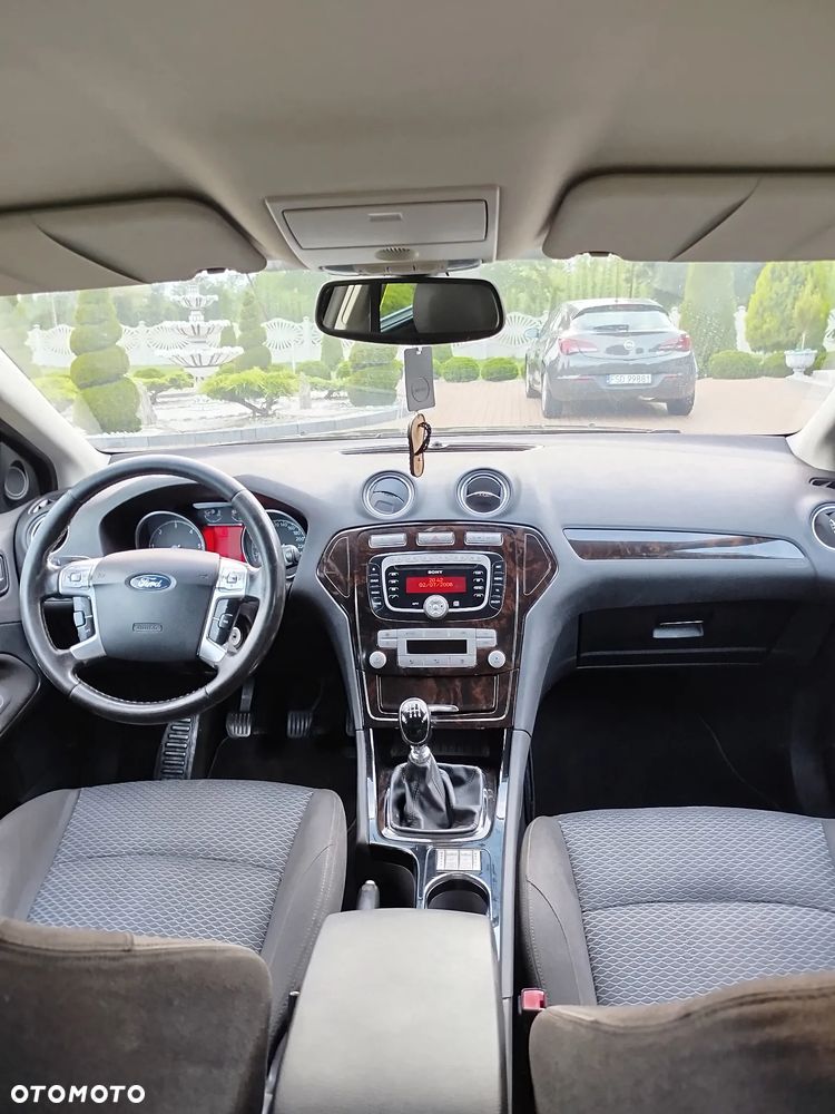 Ford Mondeo 2.0 TDCi Ghia - 4