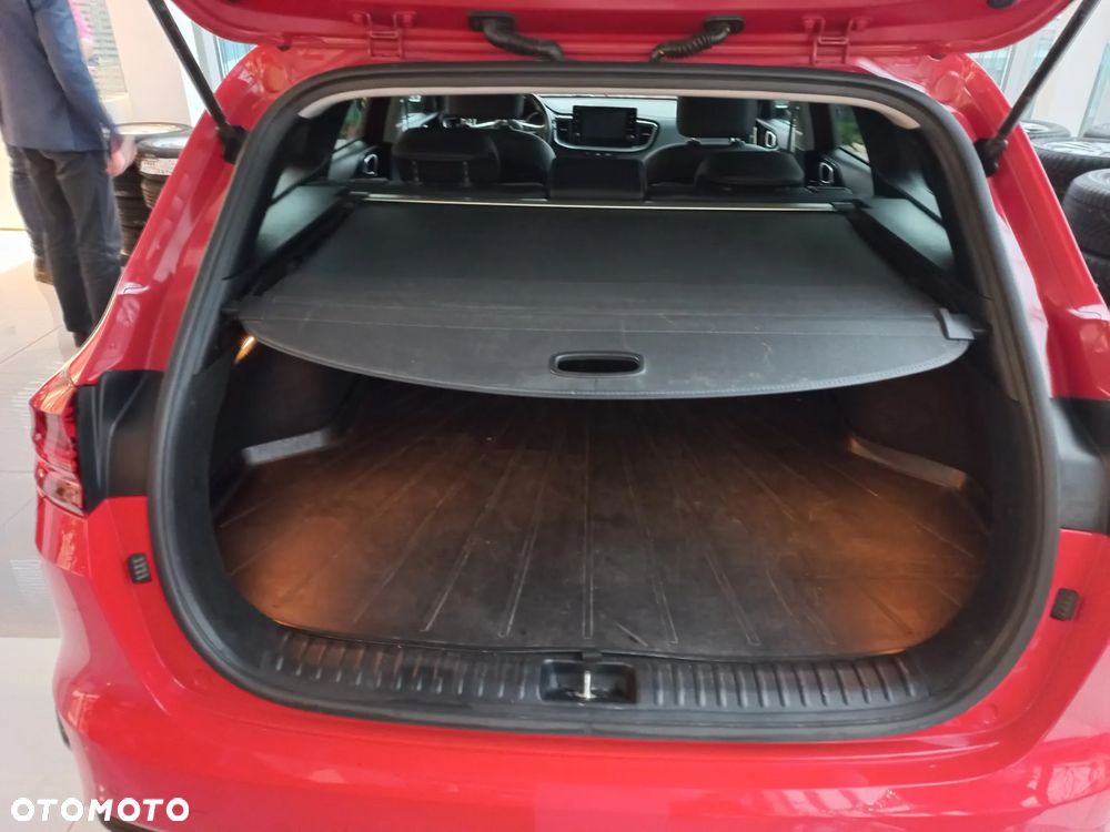 Kia Ceed 1.4 T-GDI L Business Line DCT - 11