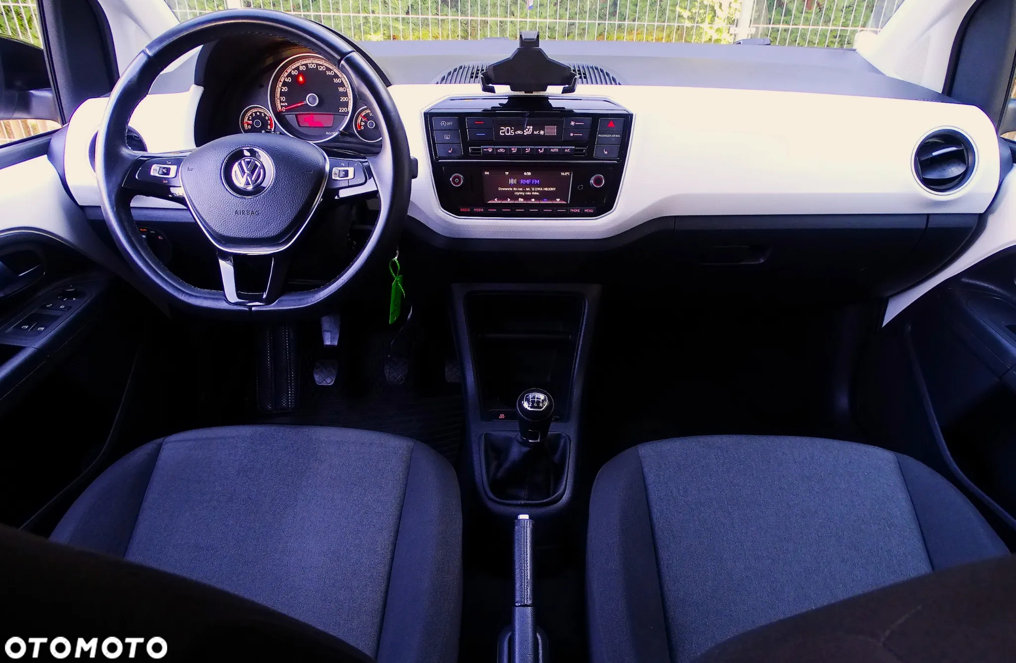 Volkswagen up! 1.0 take Perfectline - 24
