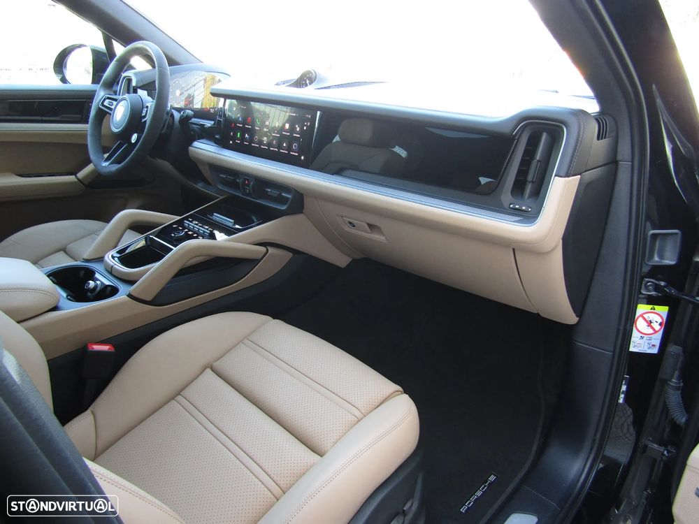 Porsche Cayenne Coupé E-Hybrid - 27