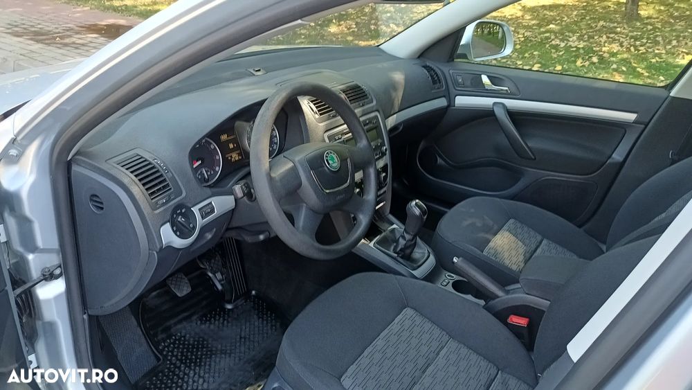 Skoda Octavia 1.6 MPI - 11
