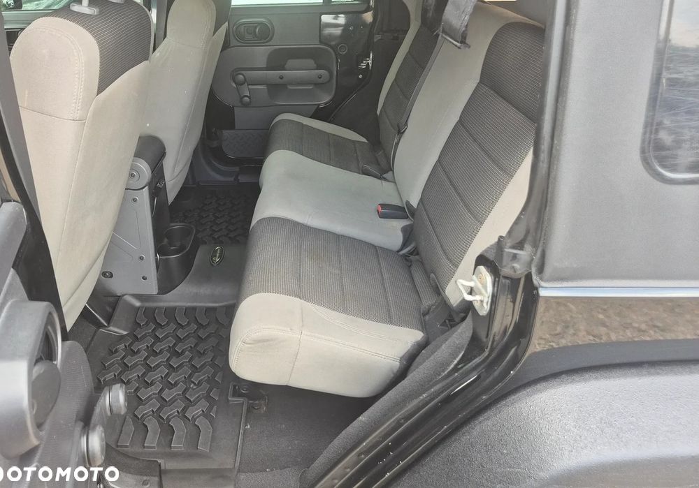 Jeep Wrangler Unlimited 3.8 Sport - 21