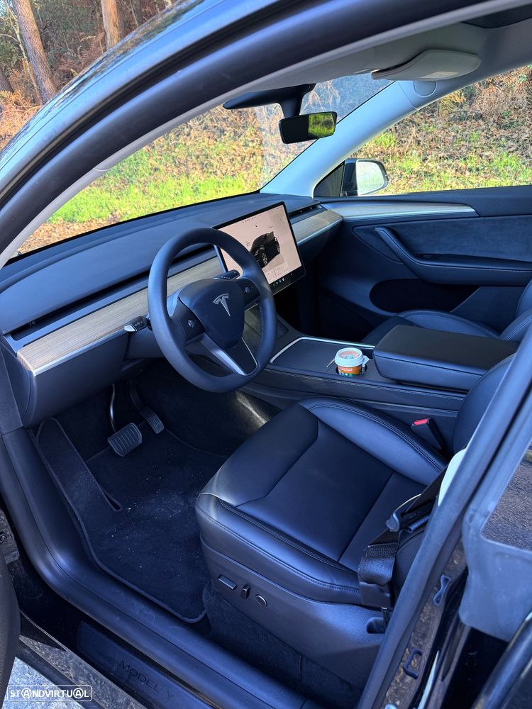 Tesla Model Y Long Range Dual Motor AWD - 5