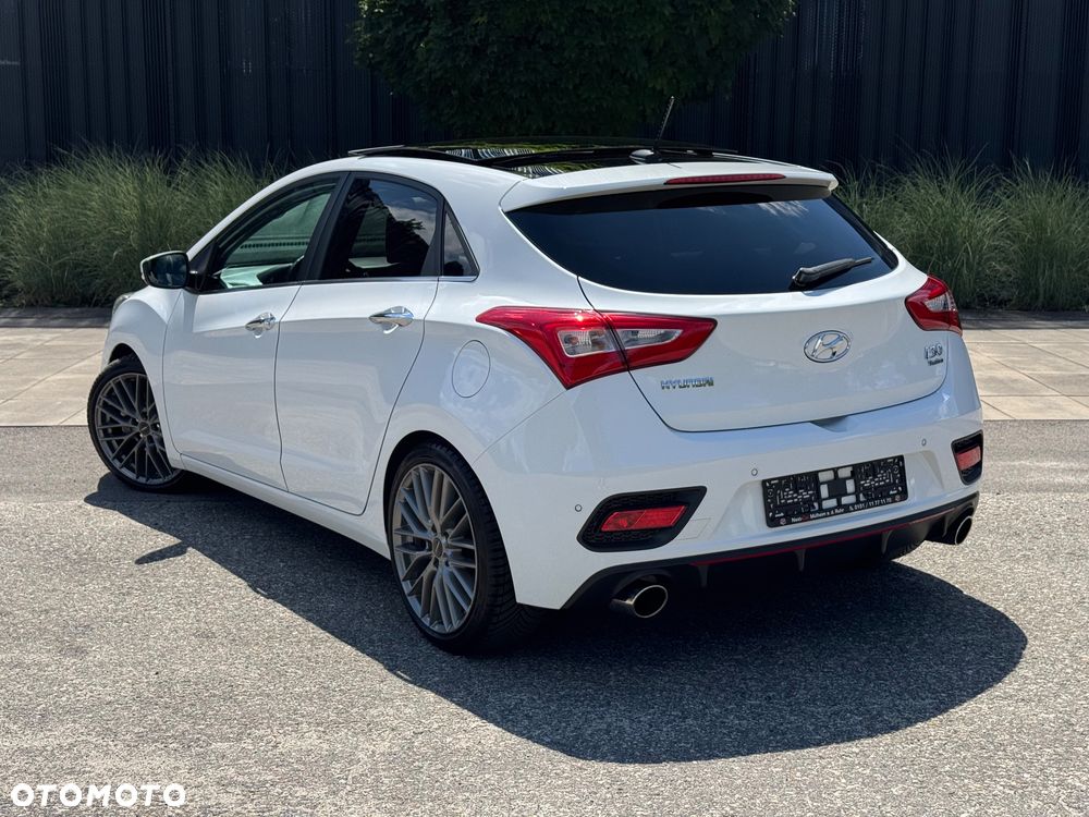 Hyundai i30 1.6 GDI Turbo Luxury - 17