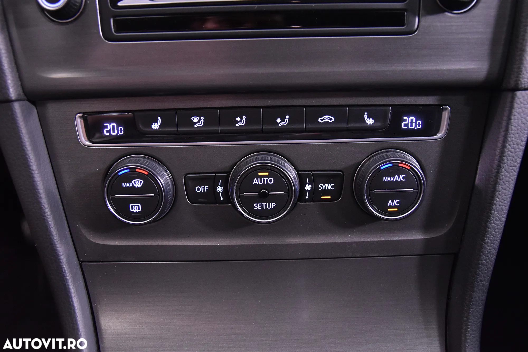 Volkswagen Golf - 17
