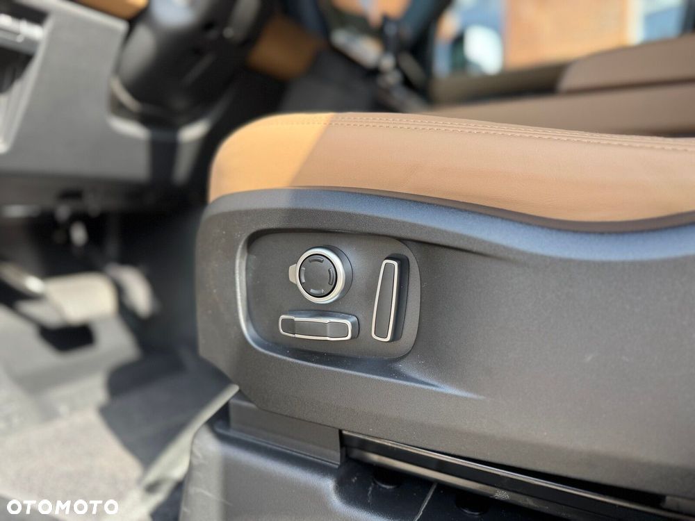 Land Rover Defender - 9
