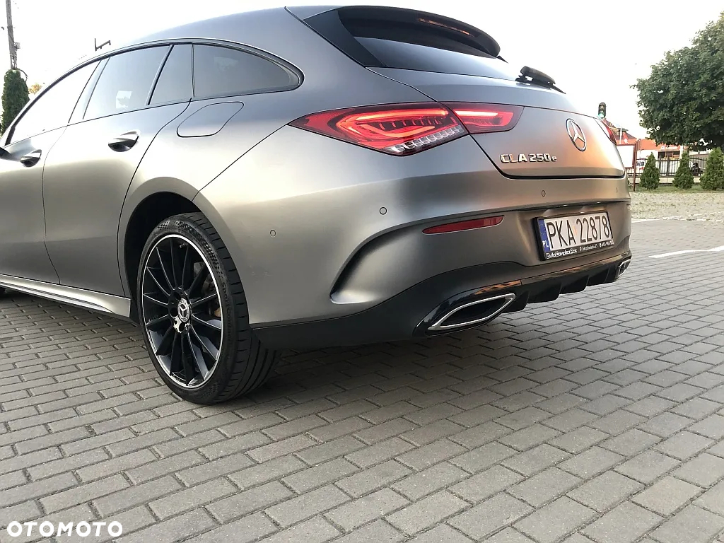 Mercedes-Benz CLA 250 E AMG Line 8G-DCT - 29