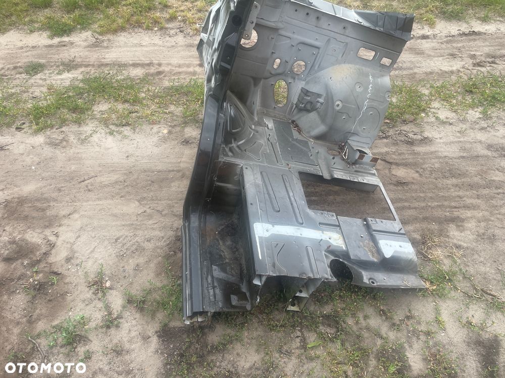 MERCEDES W 910 SPRINTER FARTUCH LEWY PRZÓD SŁUPEK CWIARTKA PODŁUZNICA - 2