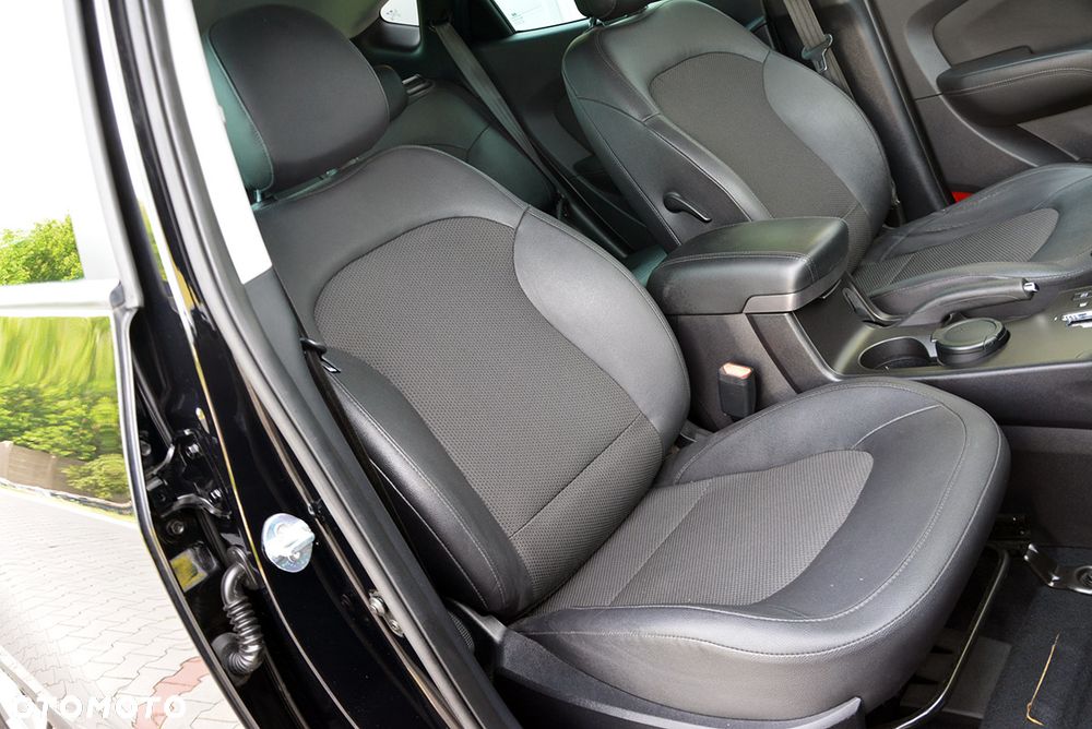 Hyundai ix35 2.0 CRDi 4WD Automatik Premium - 32