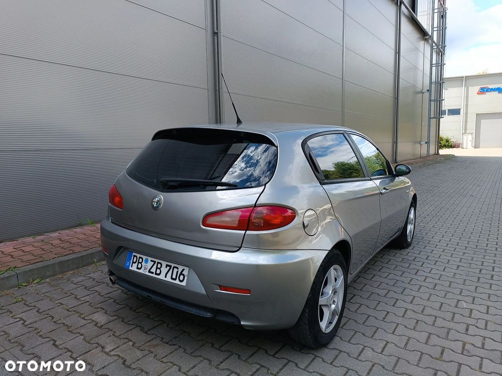 Alfa Romeo 147 1.6 Twin Spark 16V Moving - 7
