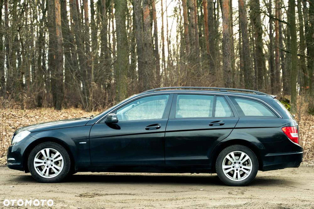 Mercedes-Benz Klasa C 180 CGI BlueEff Elegance - 2