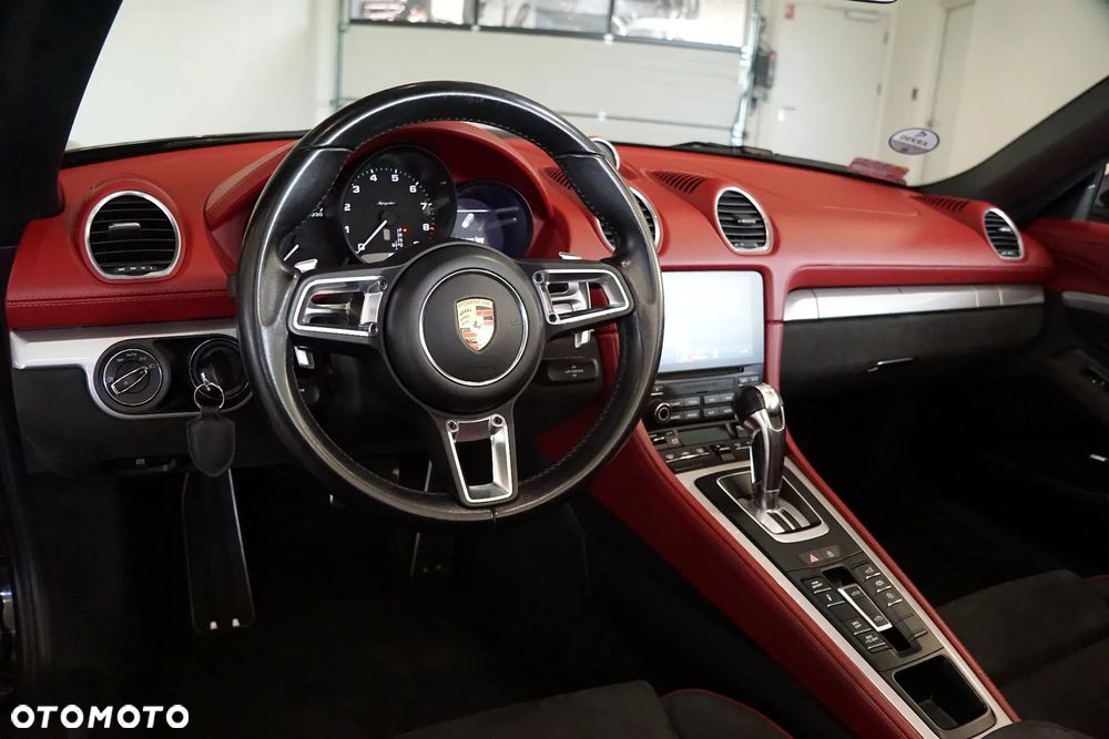 Porsche 718 Boxster Spyder PDK - 30