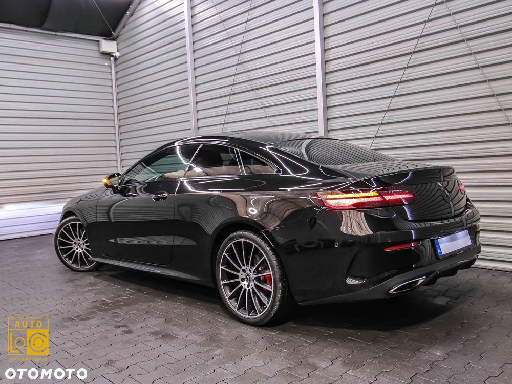 Mercedes-Benz Klasa E 300 9G-TRONIC AMG Line - 4