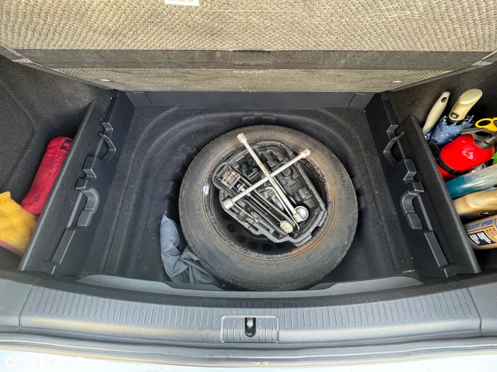 Volkswagen Golf 1.6 TDI BlueMotion Comfortline - 9